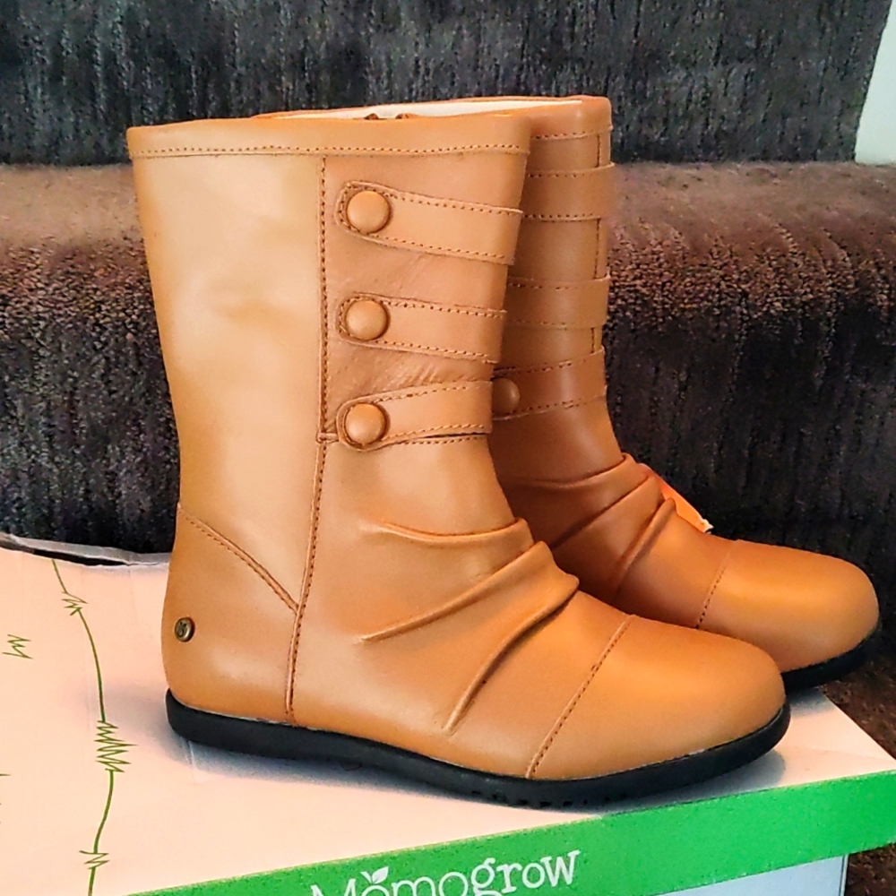 Momogrow like new Morgan boots